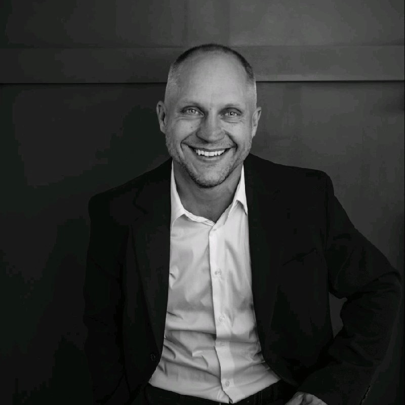 Pardavimų atstovas Justinas Vėželis – Bičiulių Kvartetas